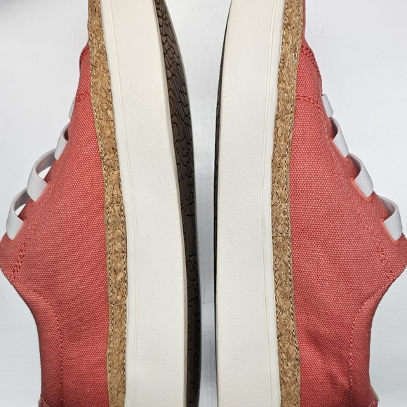 Revitalign Hermosa orthotic shoes with elastic lace up in red shoe size 6b - Picture 4 of 9